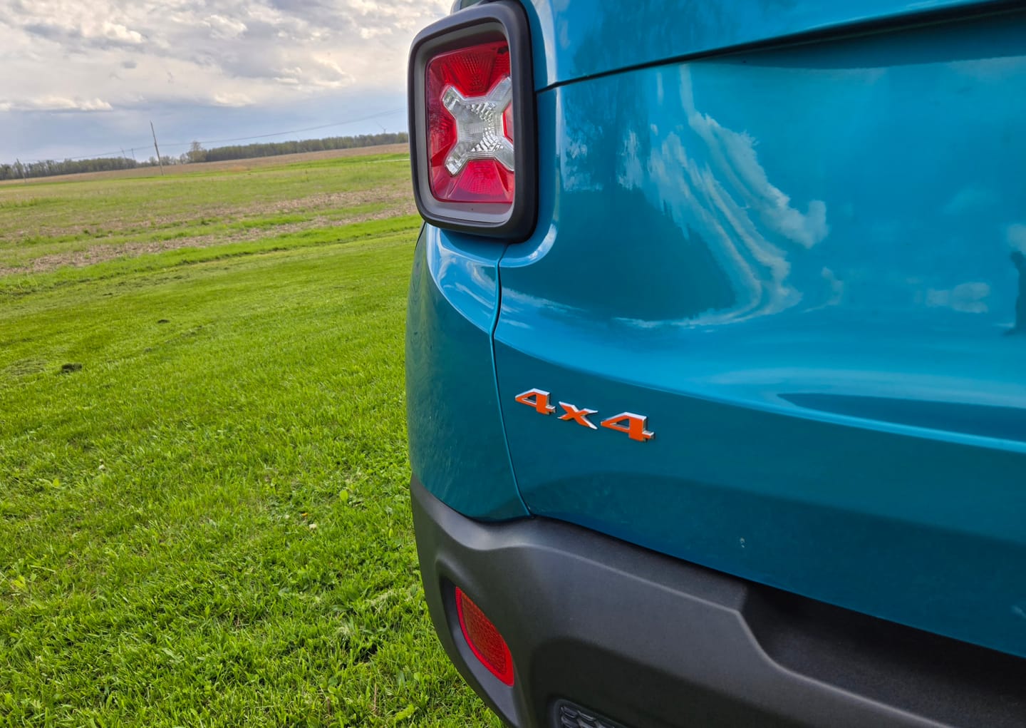 Customer photo review of 4×4 Emblem Overlay Decal – Color Vinyl Sticker | Fits Jeep Models with 4×4 Badge (Excl. 4xe / Grand Cherokee L/WL)