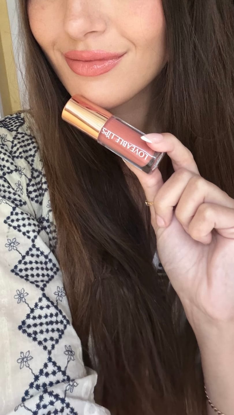 Customer photo review of Nude Glow Lip Gloss