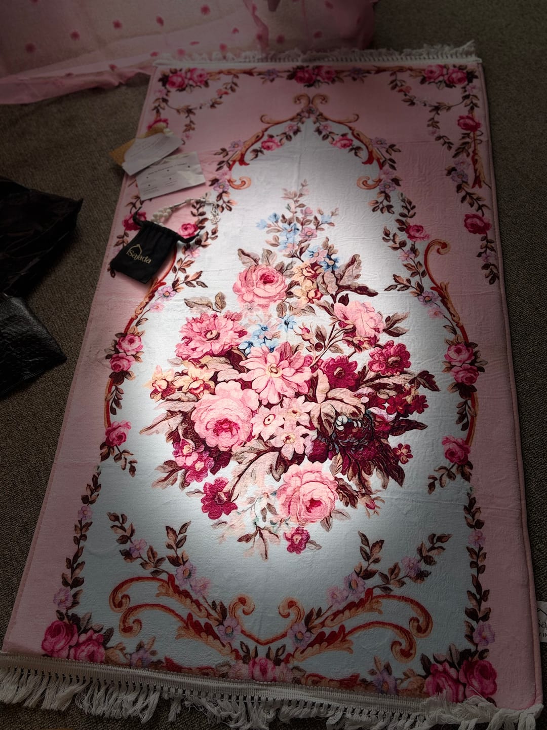 Customer photo review of Rosy Rehma Padded Prayer Mat