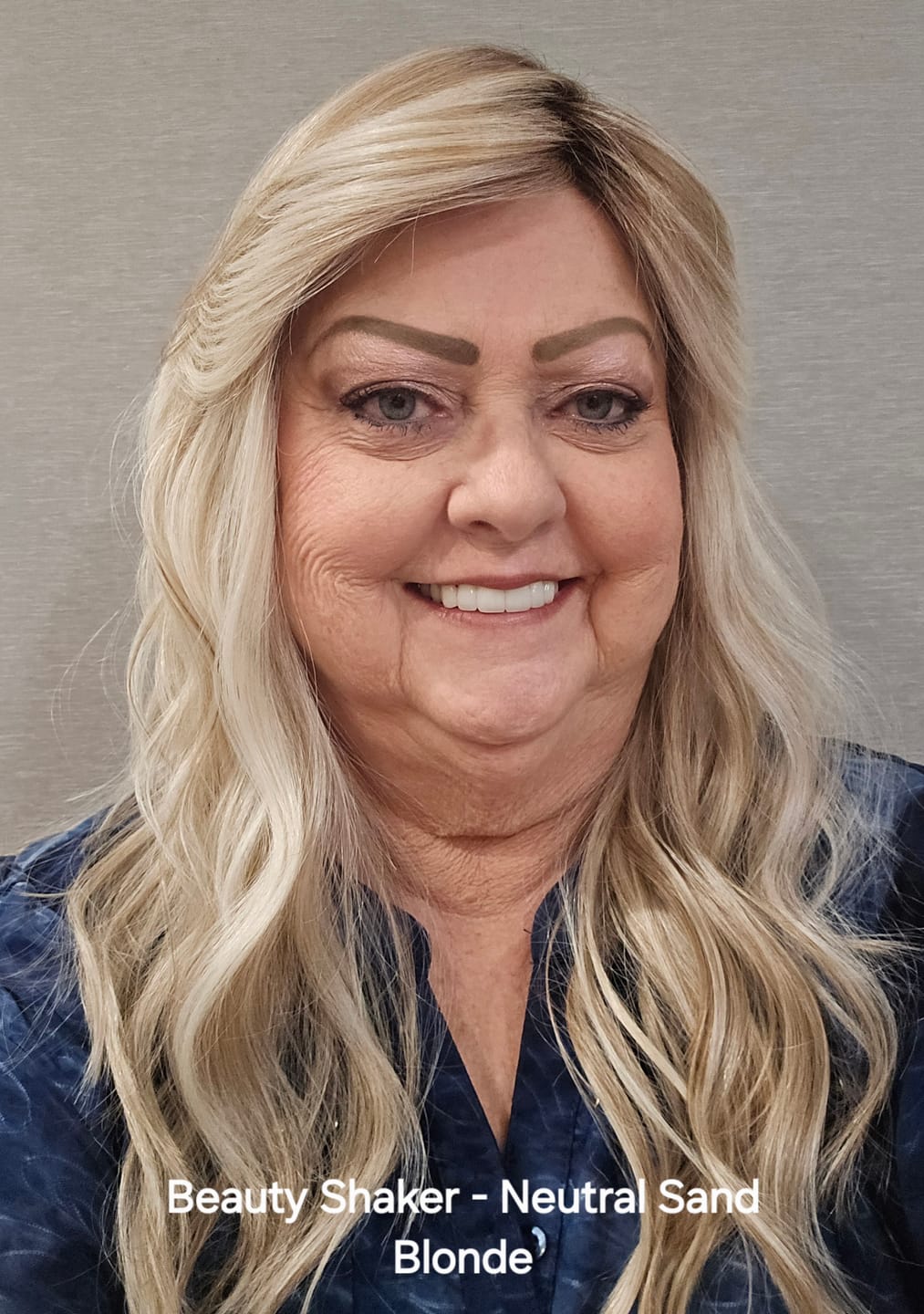 Customer photo review of BEAUTY SHAKER - Neutral Sand Blonde