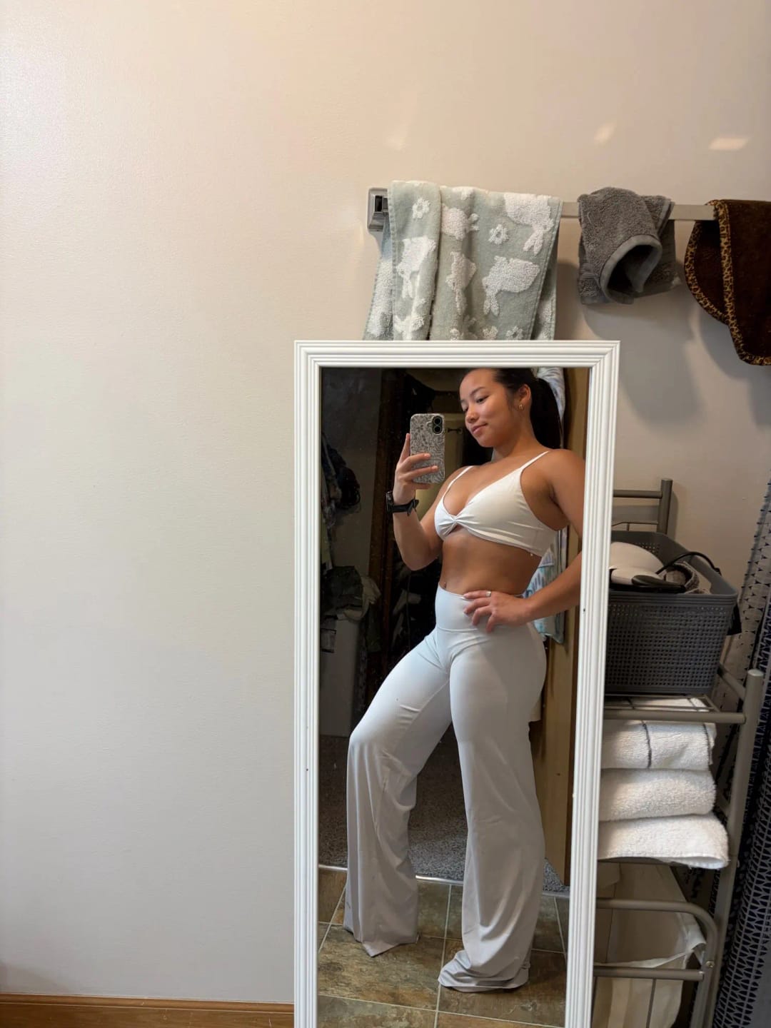 Customer photo review of NCLAGEN SoftMotion Straight Leg Bottoms Women's Mid-Waist Yoga Pants GYM Leggings Naked Feel Pilates Running Sports Trousers