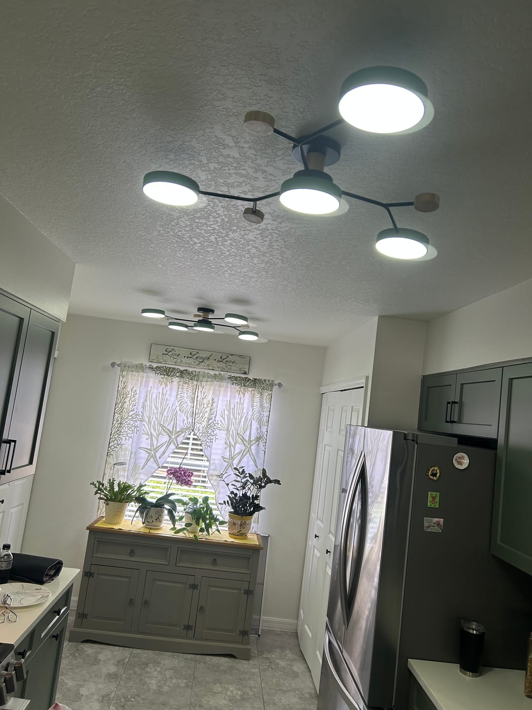 Customer photo review of Large Multi-Head Round Semi-Flush Mount Light 7-Light
