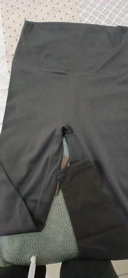 Customer photo review of Women's High Waisted Yoga Pants Hip Lifting Quick Dry Fitness Leggings Summer Sports Pants High Elasticity