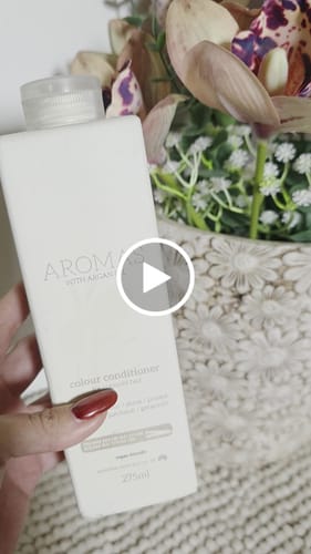 Customer video review of Nak Aromas Colour Conditioner with Argan Oil - 275ml