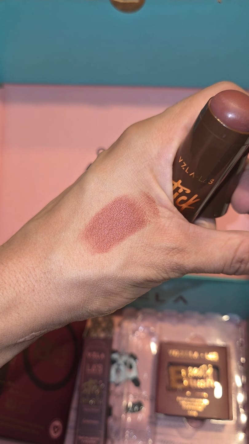 Customer photo review of Kit Blushes Red Mocha Vizzela + La's