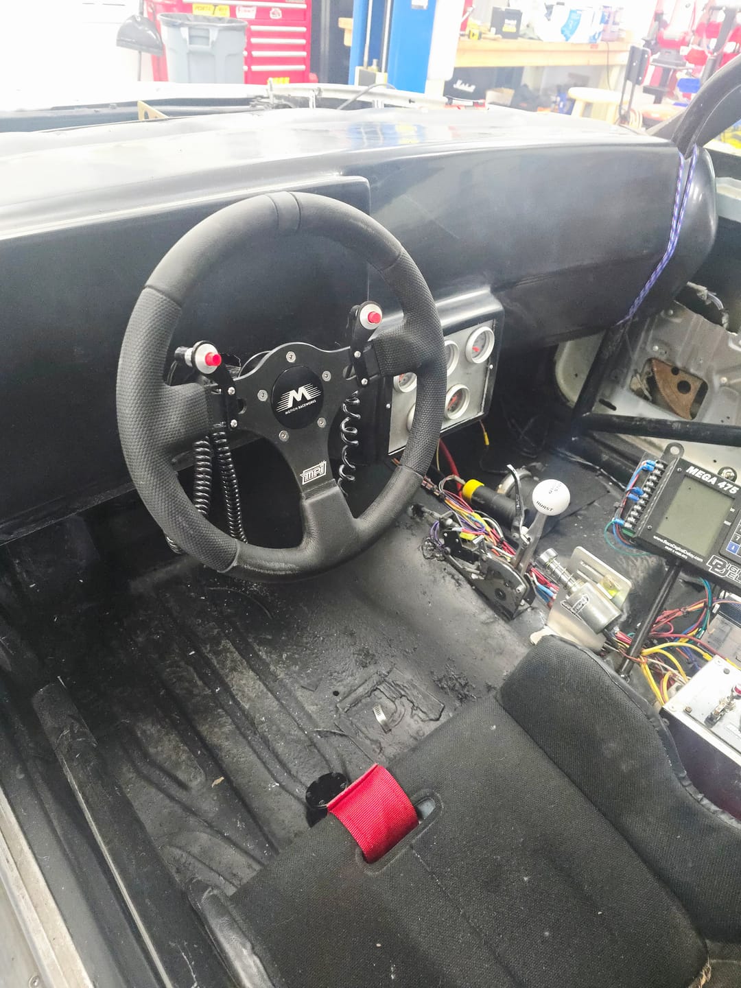 Customer photo review of Motion Raceworks Single Push Button Steering Wheel Bracket 15-00004