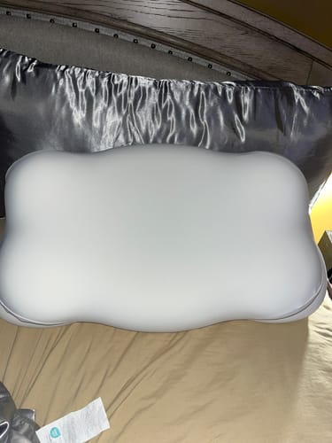 Customer photo review of Mellow CloudAlign™ Pillow