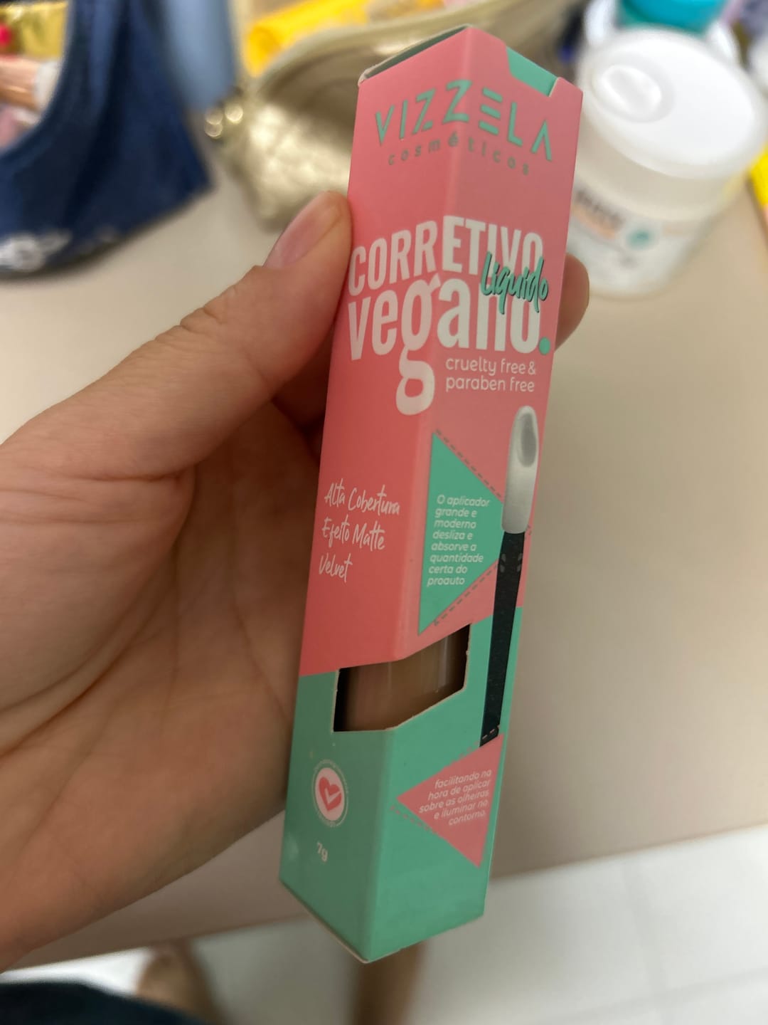 Customer photo review of Corretivo Líquido Matte - Vizzela