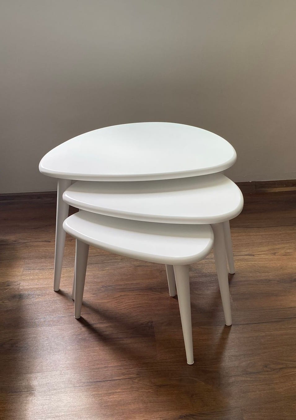 Customer photo review of Ahşap Zigon Sehpa Takımı - Mat Beyaz 3'lü Set