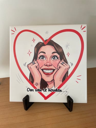 Customer photo review of Vrolijke Karikatuur Hart Tegel – Jouw Foto als Expressieve Karikatuur