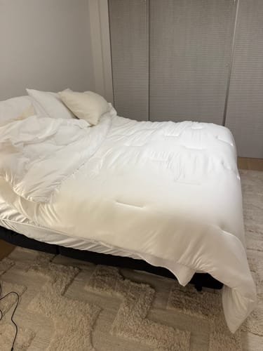 Customer photo review of MarshMellow Comforter
