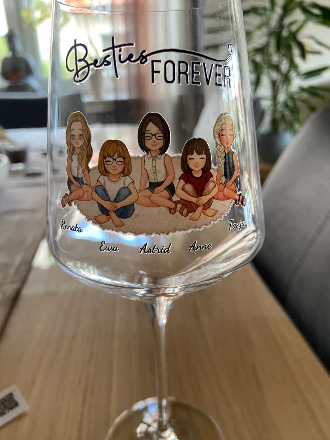 Customer photo review of Auf uns - Personalisiertes Weinglas für beste Freundinnen