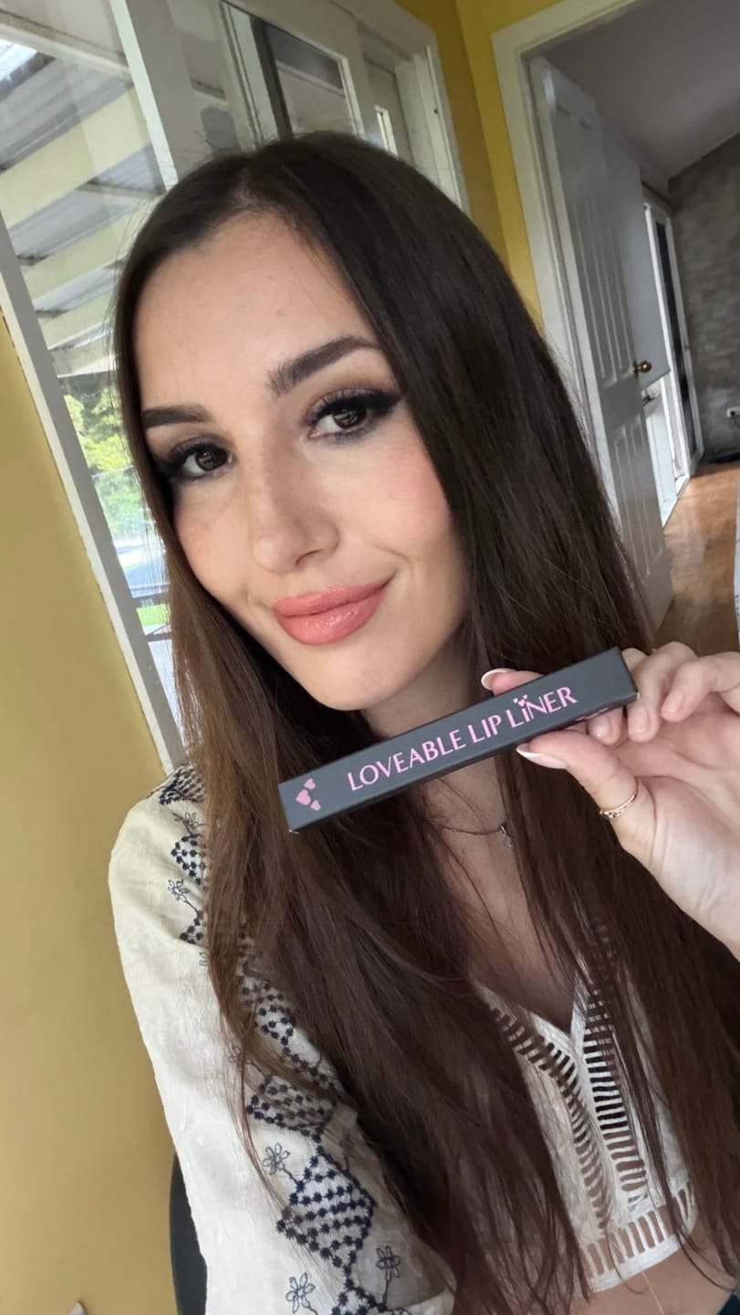 Customer photo review of Soft Silhouette Lip Liner