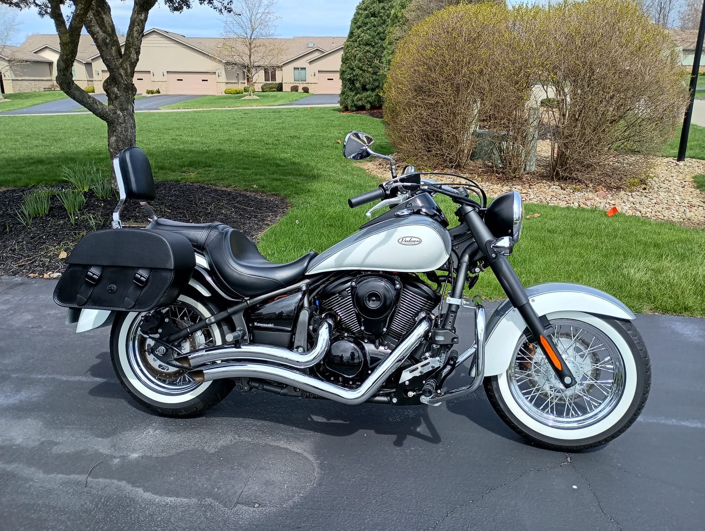 Customer photo review of 28L - Baelor Medium Quick Mount Kawasaki Vulcan 900 Classic VN900 Motorcycle Saddlebags