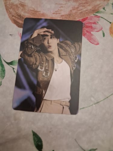 Customer photo review of SKZ 'DO IT' Photocard Limited Edition