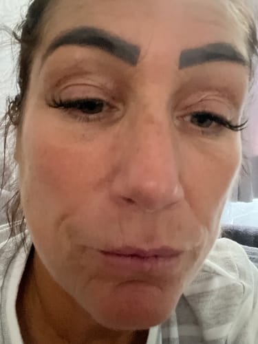 Customer photo review of Nova - Lazy Girl Pre-Glued Lashes