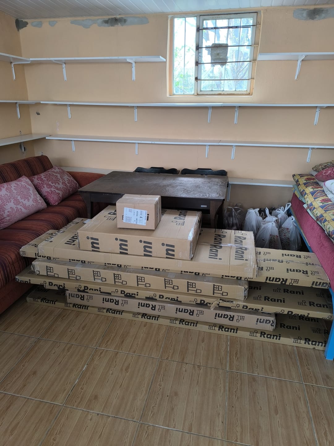 Customer photo review of Rani HA104 Kitaplıklı Raflı Bilgisayar Çalışma Masası Sepet Ceviz