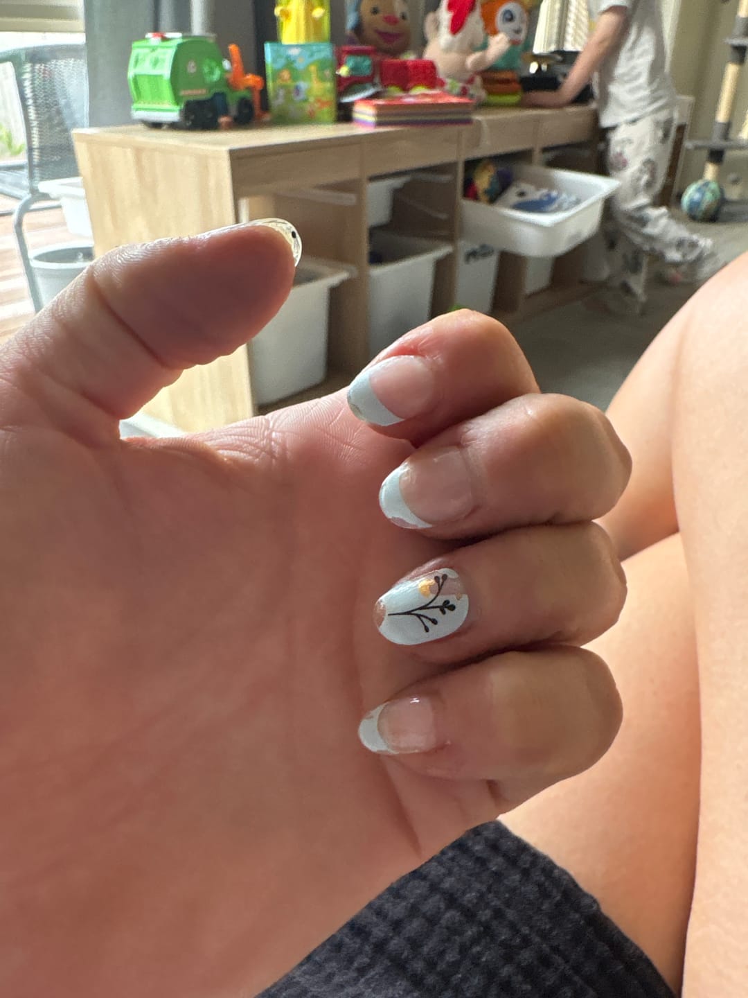 Customer photo review of Blue Floral Daze DIY Semicured Gel Nail Sticker Kit