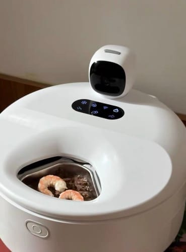 Customer photo review of Furdear Europa E1 Refrigerated Wet Food Feeder