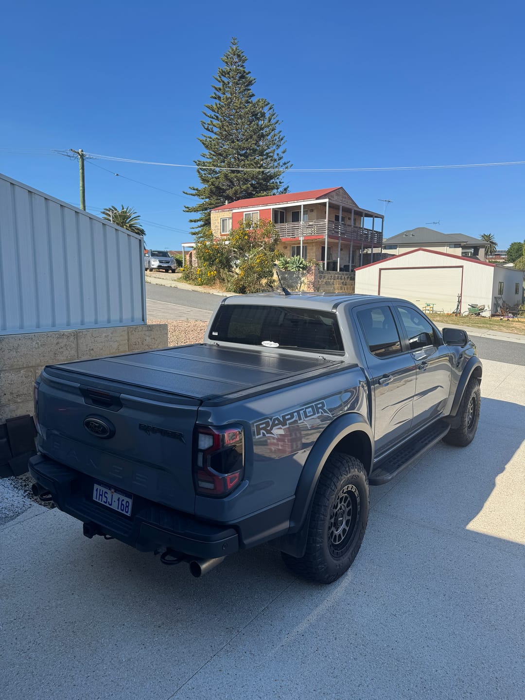 Customer photo review of Quad-Fold Hard Lid Tonneau Cover for Ford Ranger NextGen 2023+ - UniUte