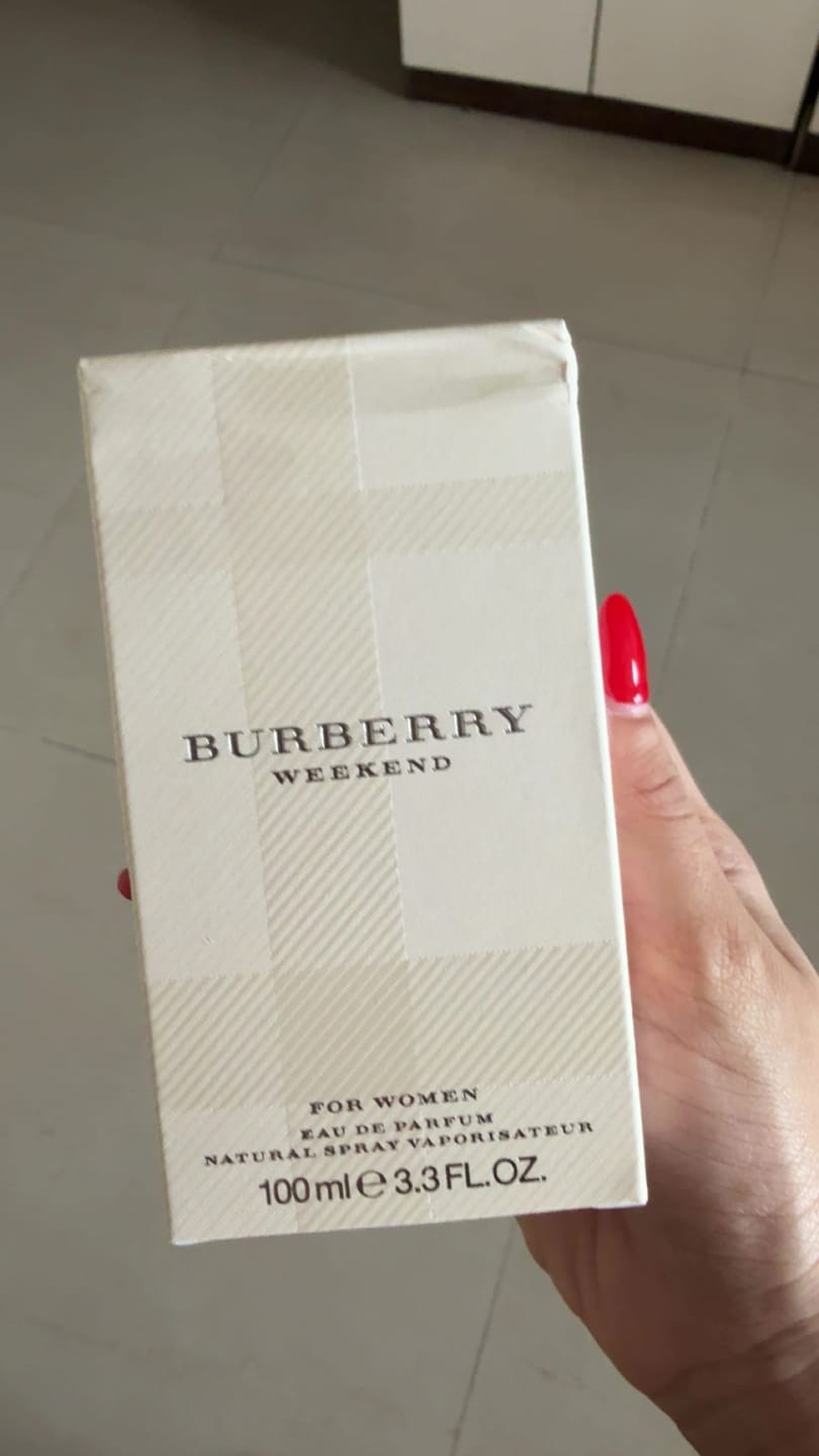Customer photo review of Burberry Weekend Eau De Parfum For Women