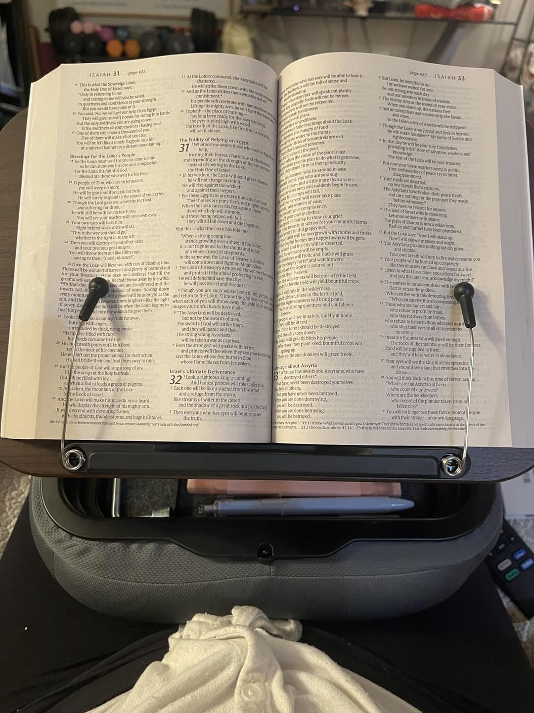 Customer photo review of Adjustable Pillow Stand with Storage