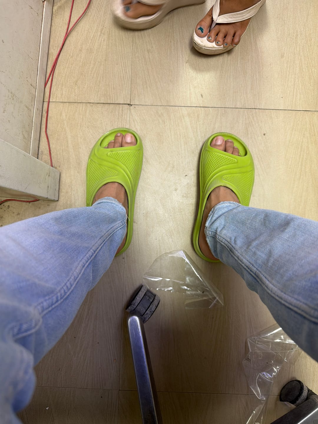 Customer photo review of Bacca Bucci Floats—Ultra Lightweight EVA Slides for Men