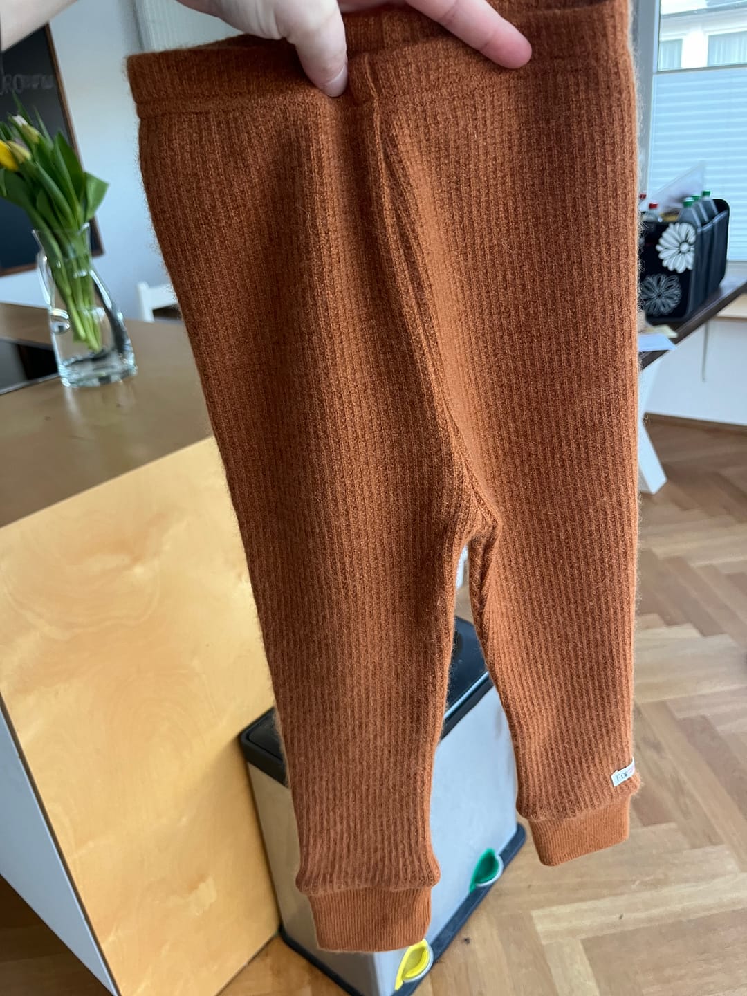 Customer photo review of Schmale Kaschmir Babyhose Braun