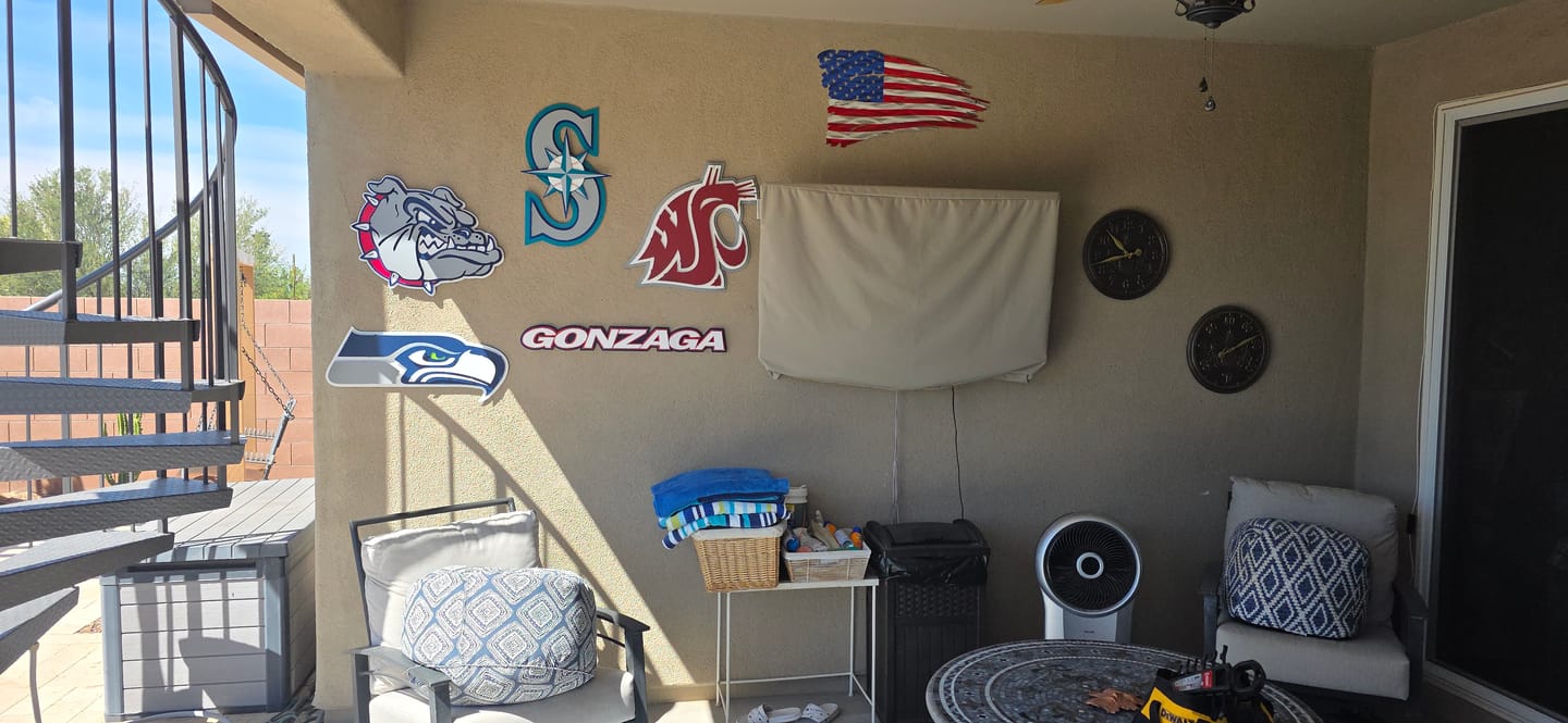 Customer photo review of Gonzaga Bulldog 3D Vintage Metal Wall Art