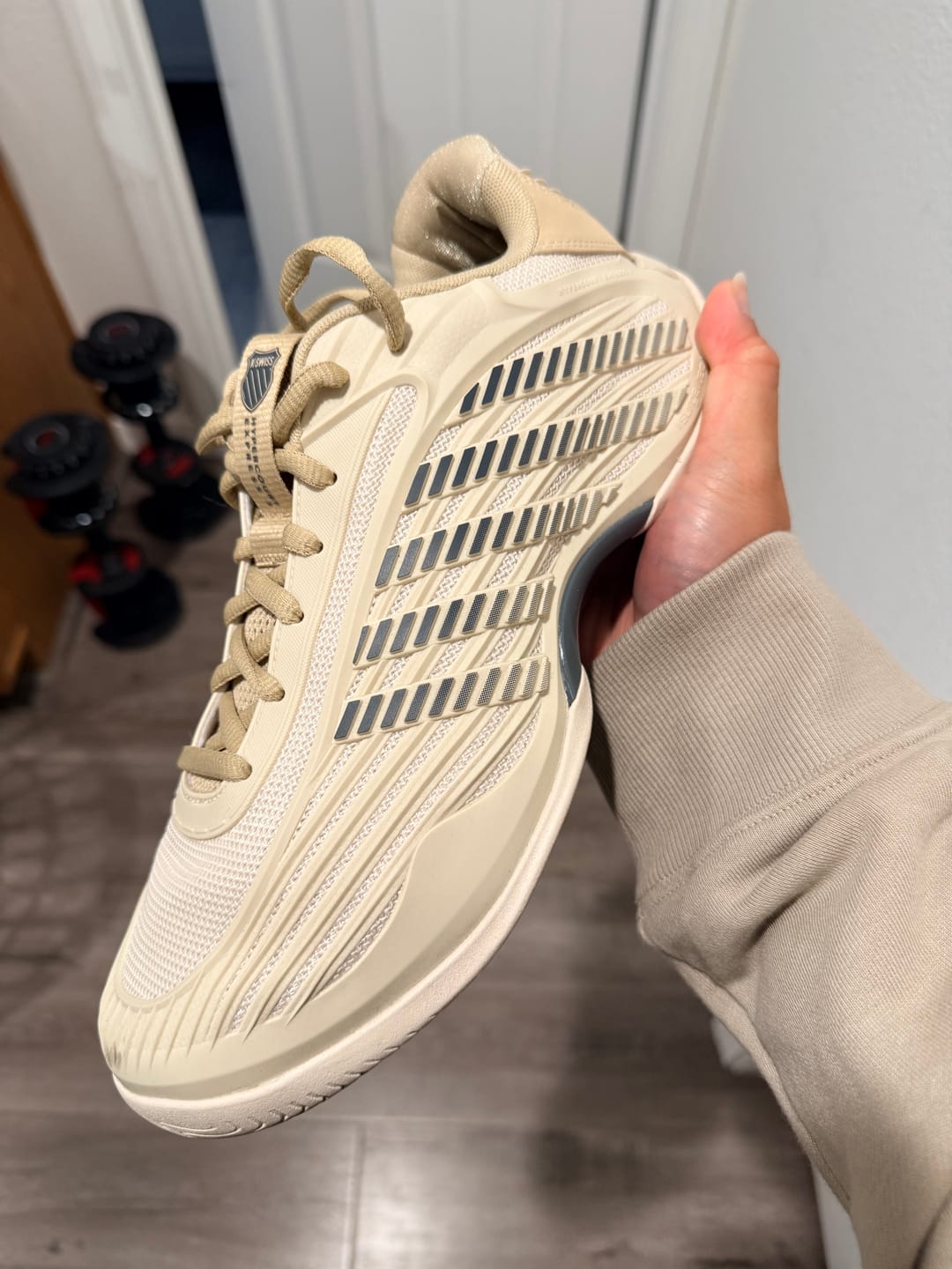 Customer photo review of 04603-081-M | HYPERCOURT EXPRESS 3 | WHITECAP GRAY/PALE KHAKI/TURBULENCE