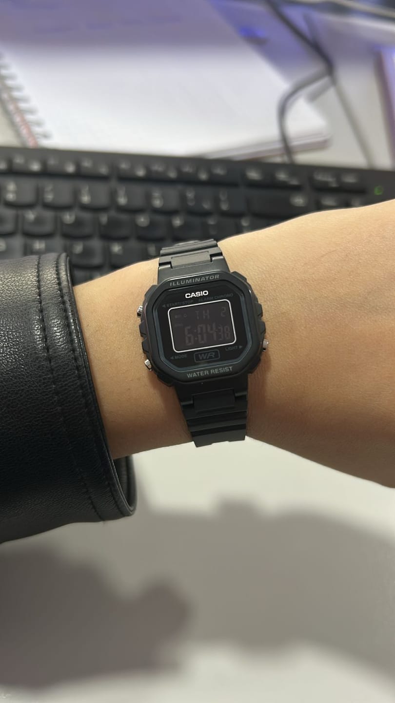Customer photo review of Reloj Casio Vintage LA-20WH-1B Negro