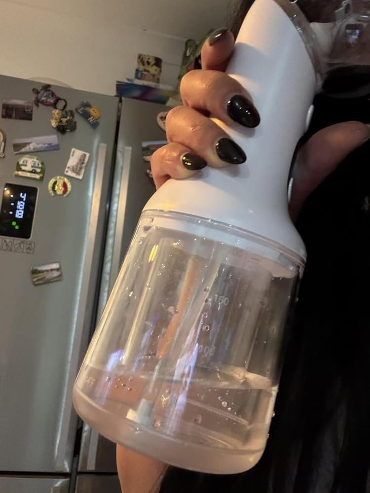 Customer photo review of OtoClear™ - Irrigador de Oídos automático
