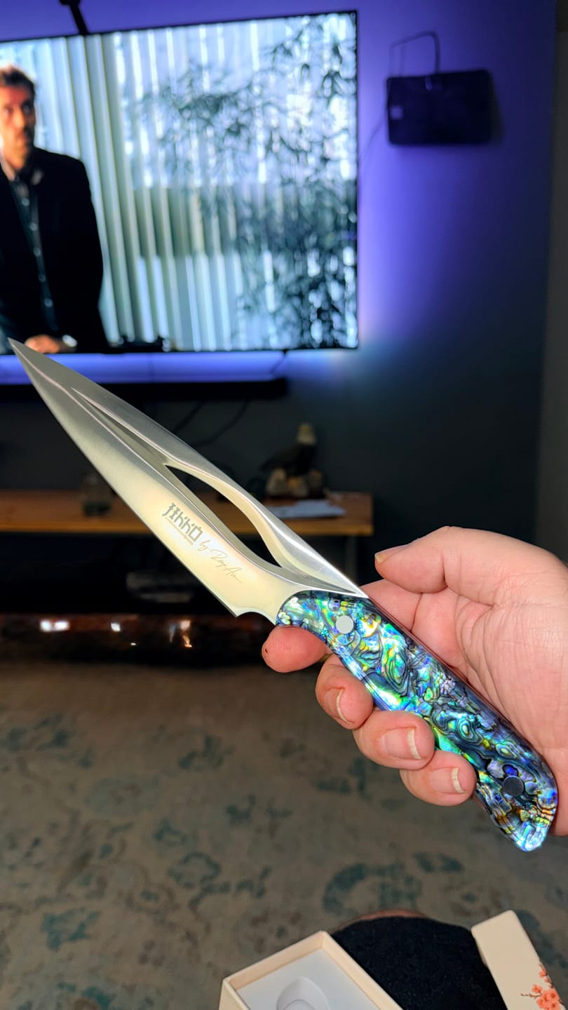 Customer photo review of The Pearl Eye Edition – Signature Knife by JIKKO®