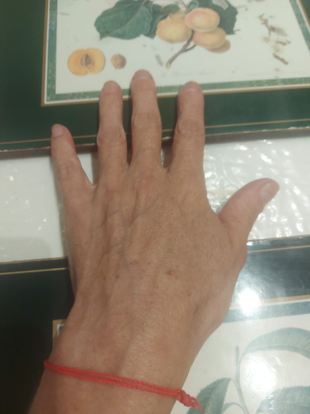 Customer photo review of Crema Reparadora para Manos con Aloe Vera y Caléndula
