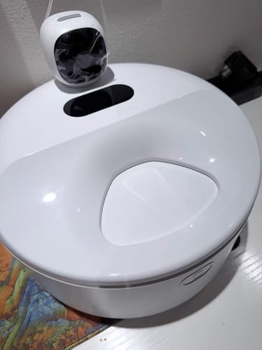 Customer photo review of Furdear Europa E1 Refrigerated Wet Food Feeder