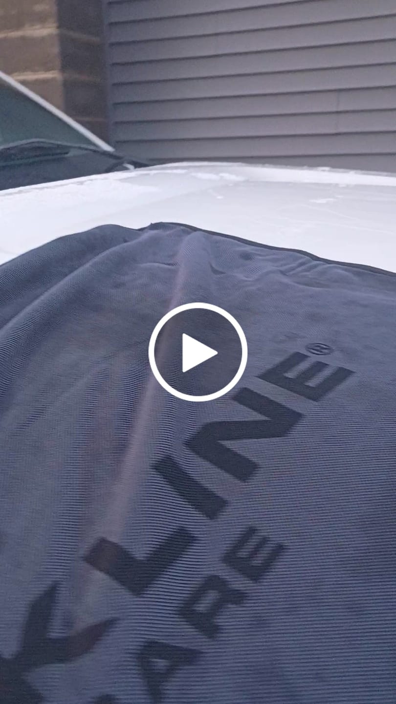 Customer video review of BLACKLINE® SLIM TWISTED-LOOP DRYING TOWEL