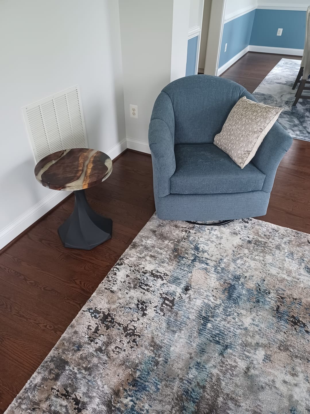 Customer photo review of End Table Base 217 Lithe 20" H Minimalist Style