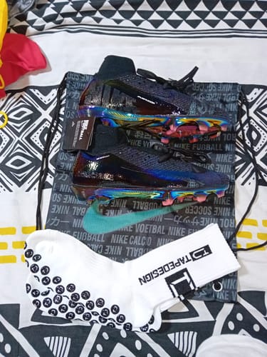 Customer photo review of Mercurial Superfly 10 Elite FG Cosmic Speed Noir