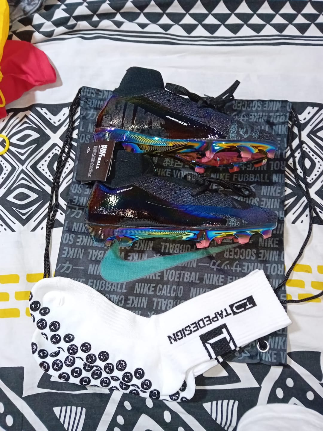 Customer photo review of Mercurial Superfly 10 Elite FG Cosmic Speed Noir