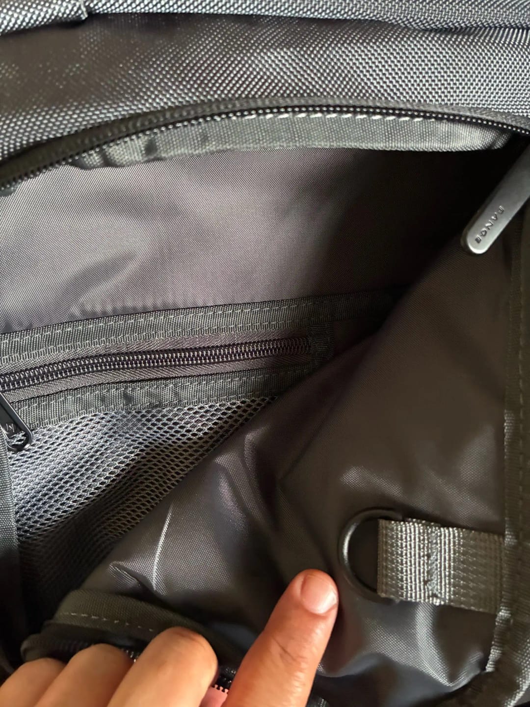 Customer photo review of Mochila para Portátil Homem 15.6"