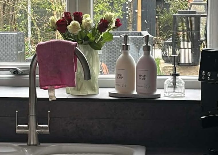 Customer photo review of Set of 2 Milky White Glass Bottle 500 ML with Metal Pump & Small Tray (White Label)