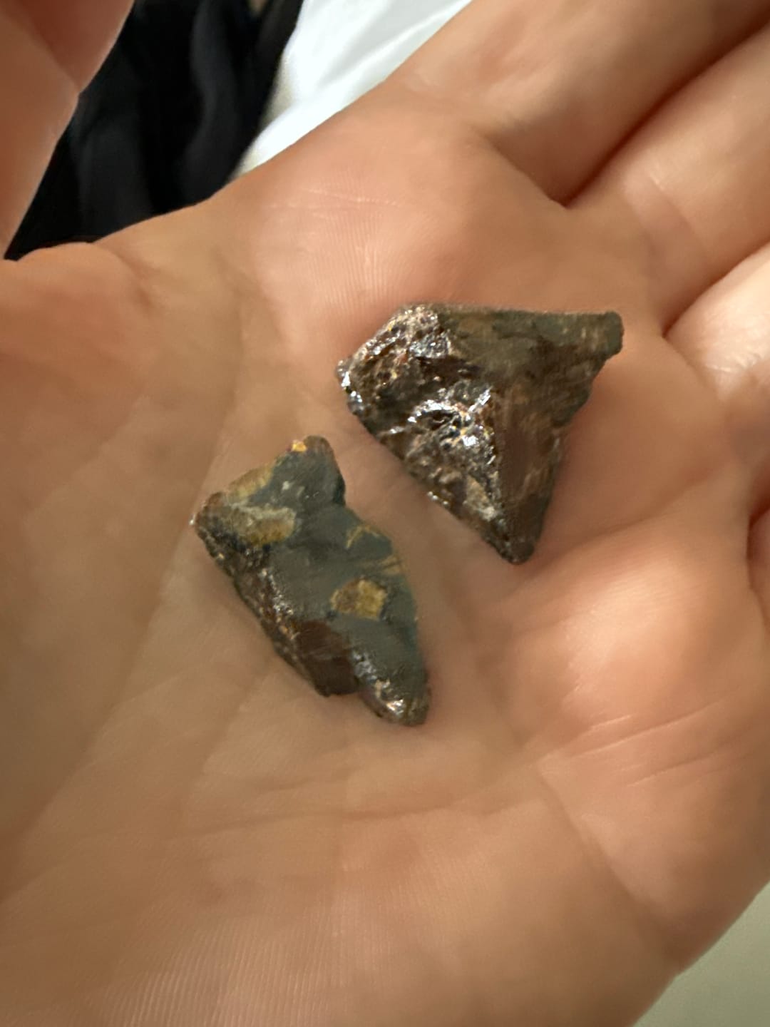 Customer photo review of Elmwood Mine Sphalerite Point Pair
