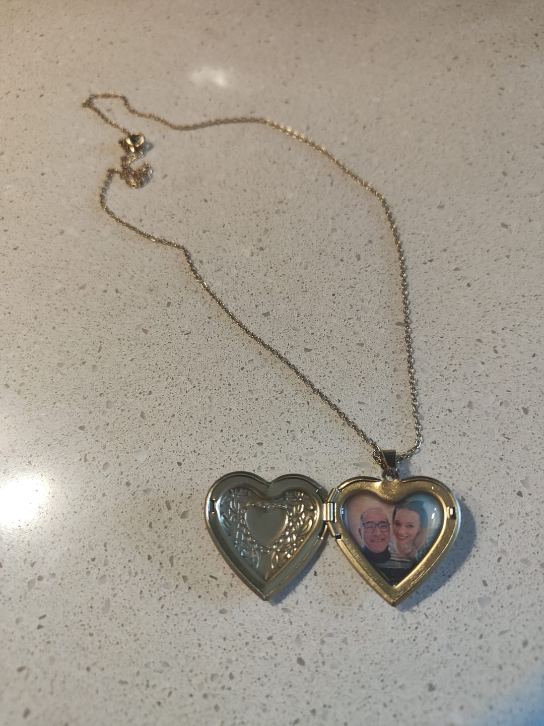 Customer photo review of Collana Cuore Apribile Acciaio Oro - Foto a colori e Dedica