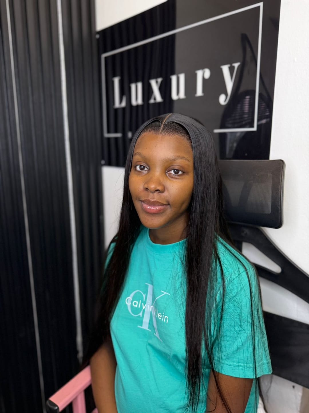 Customer photo review of HD Double Drawn Full Lace Frontal Straight Wigs