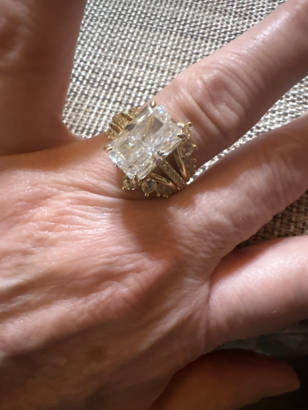 Customer photo review of S925 7.0 Carat Radiant Cut Insert Wedding Ring Set With Crown-Shaped Engagement Ring Enhancer