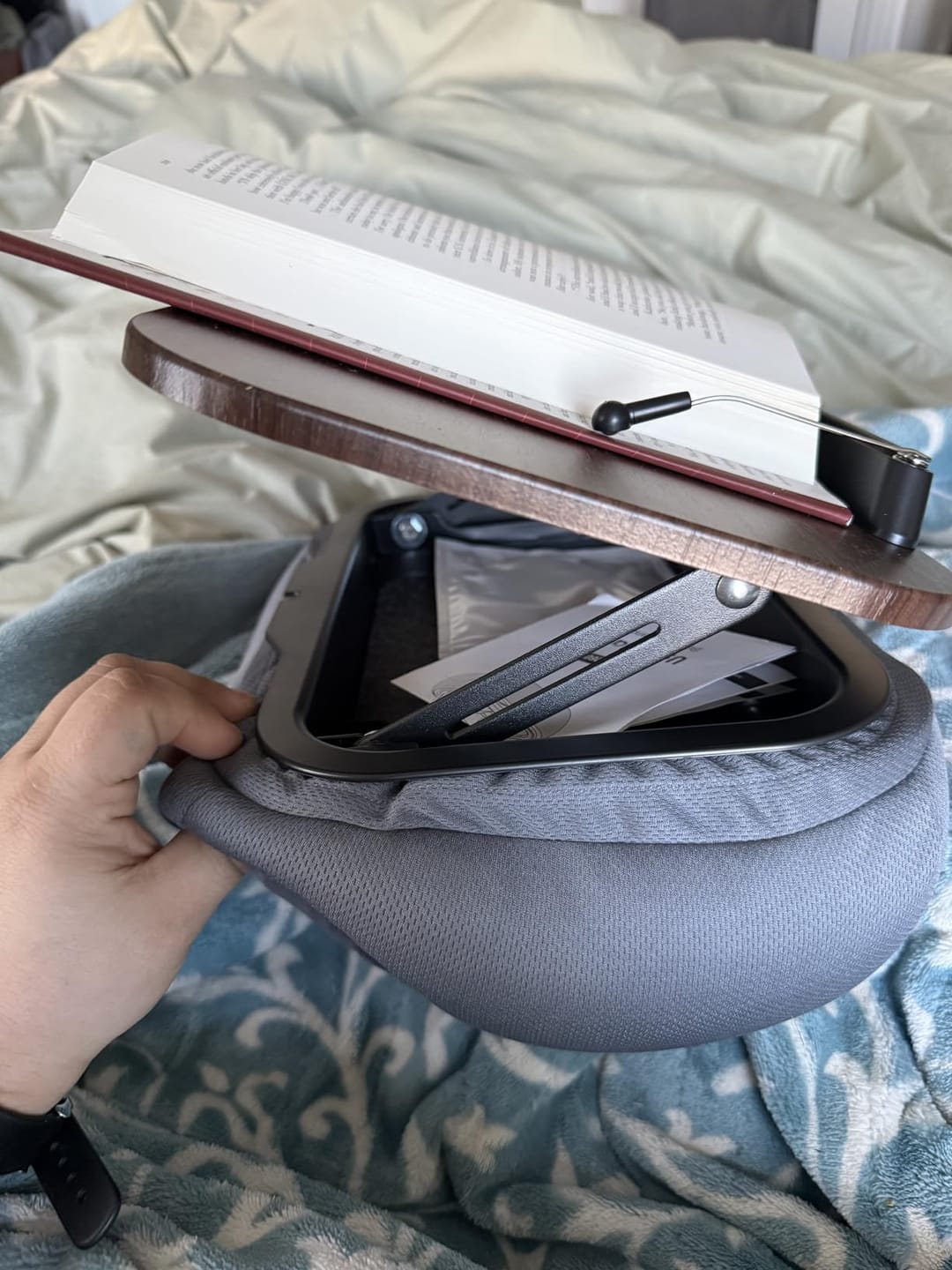 Customer photo review of Adjustable Pillow Stand with Storage