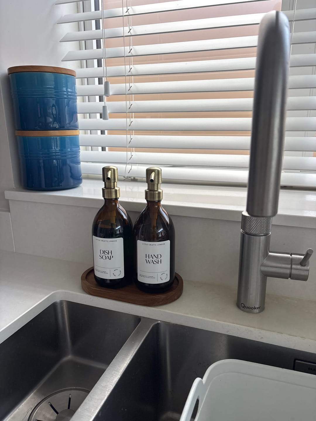 Customer photo review of Set of 2 Amber Glass Bottle 500 ML with Metal Pump & Small Tray