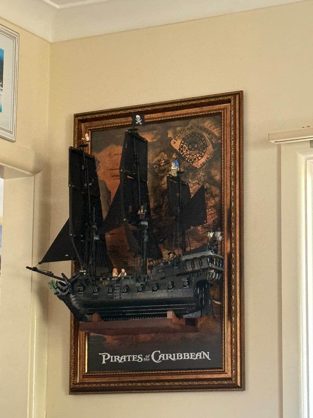 Customer photo review of Display Frame for LEGO® ICONS 10365 Captain Jack Sparrow's Pirate Ship