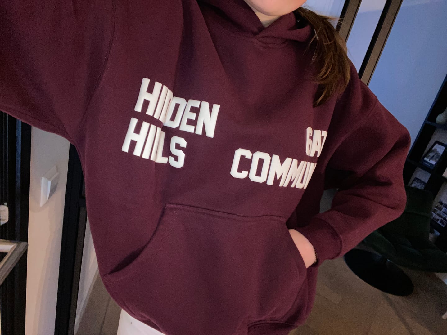 Customer photo review of GATED COMMUNITY HOODIE DARK PLUM
