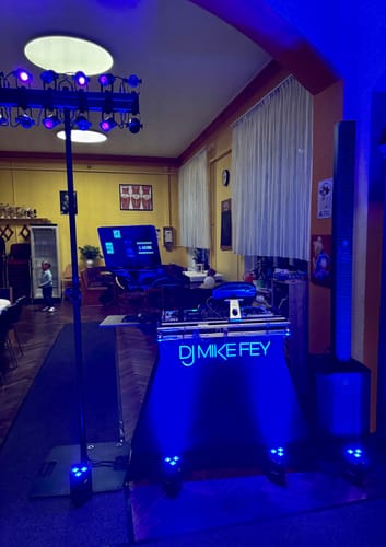 Customer photo review of LED-Neon Schriftzug DJ MIKE FEY